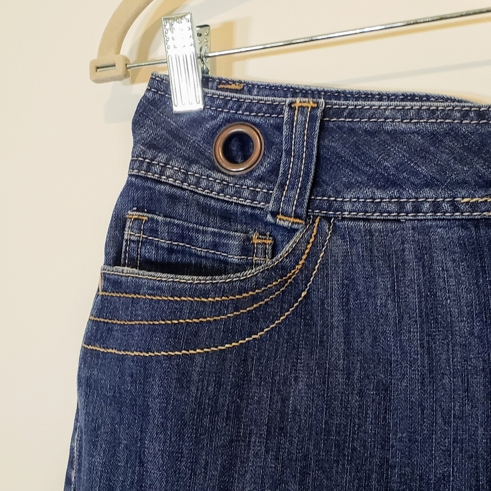 Christopher & Banks Capri Cropped Denim Blue Jeans Hi Rise Darkwash Size 4 - Picture 3 of 13
